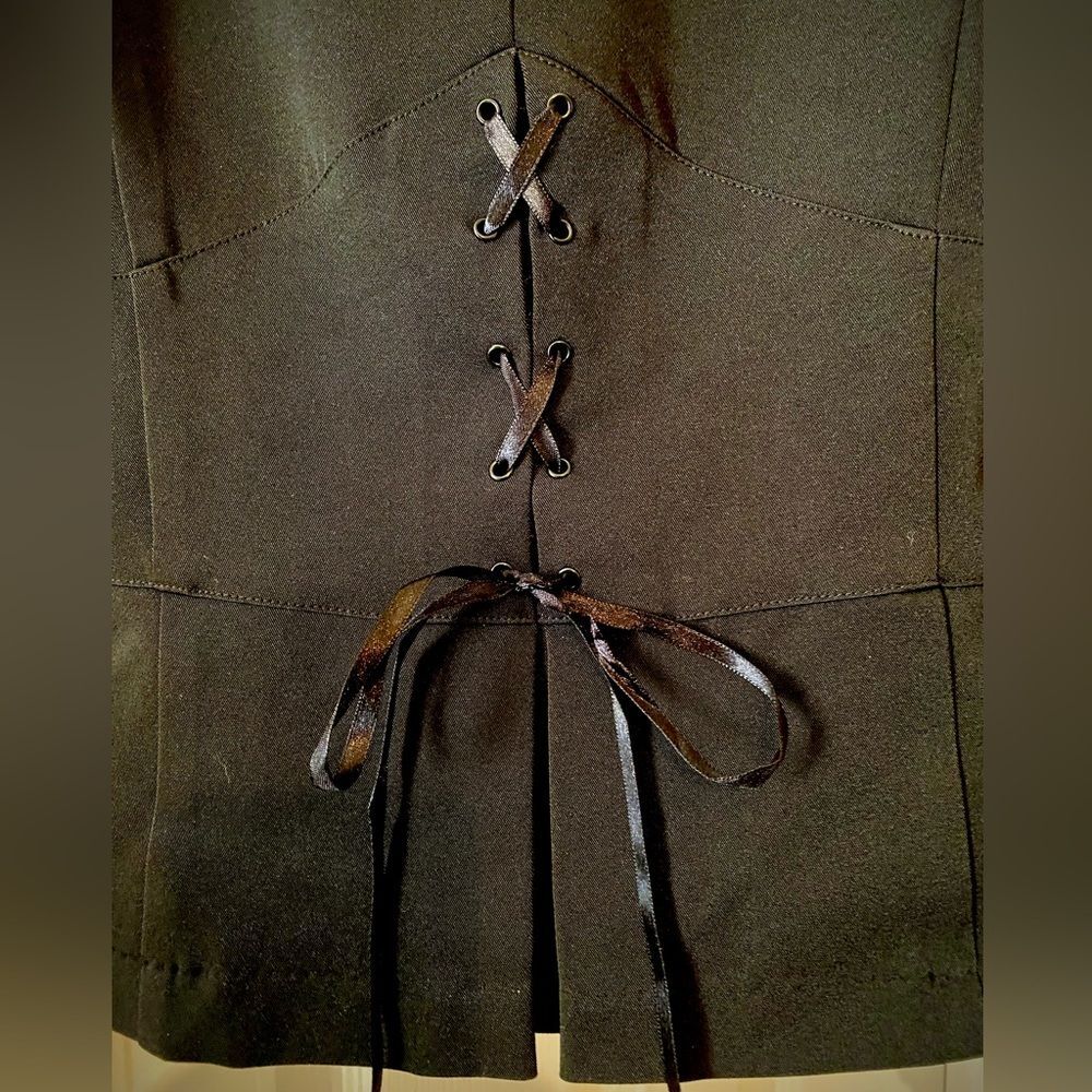 Black Corset style blazer NWOT by AZIZ lace up back sophisticated style size M. - Picture 8 of 8